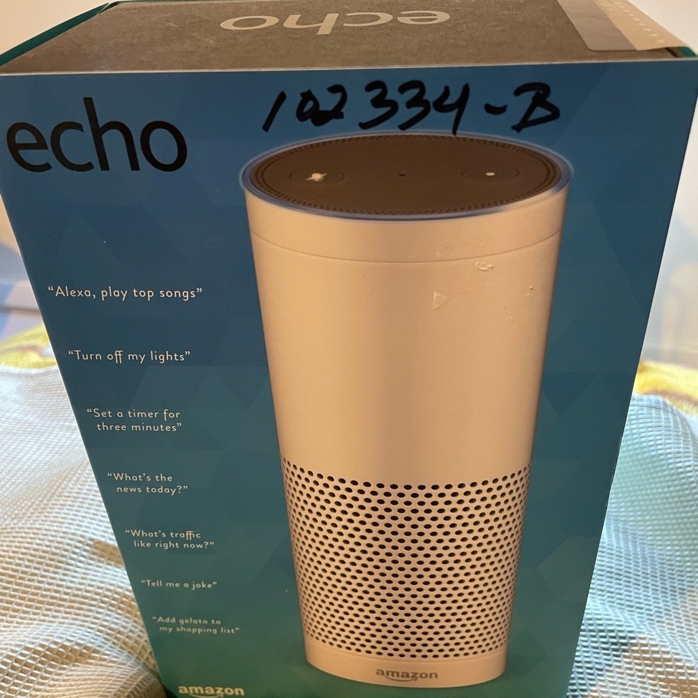 Amazon Echo Smart Assistant White new Sealed